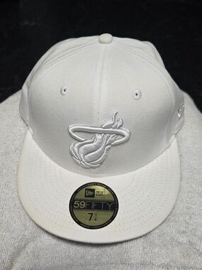 New Era White Miami Heat 59FIFTY Fitted Hat